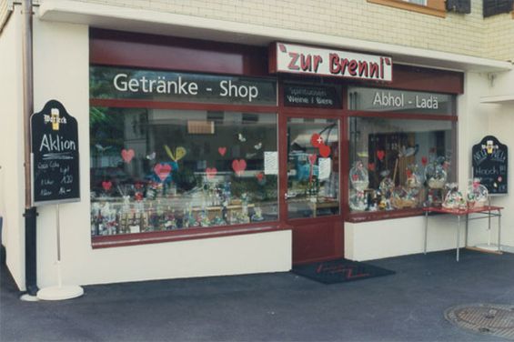 Eröffnung Z'GRAGGEN Brenni-Shop Lauerz